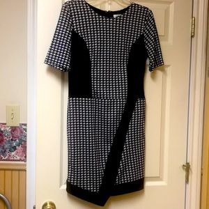 Cato  women’s houndstooth dress size 4